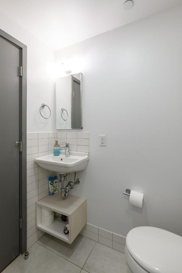 Small Fully Equipped Contemporary Studio Near Mgh Бостон Экстерьер фото